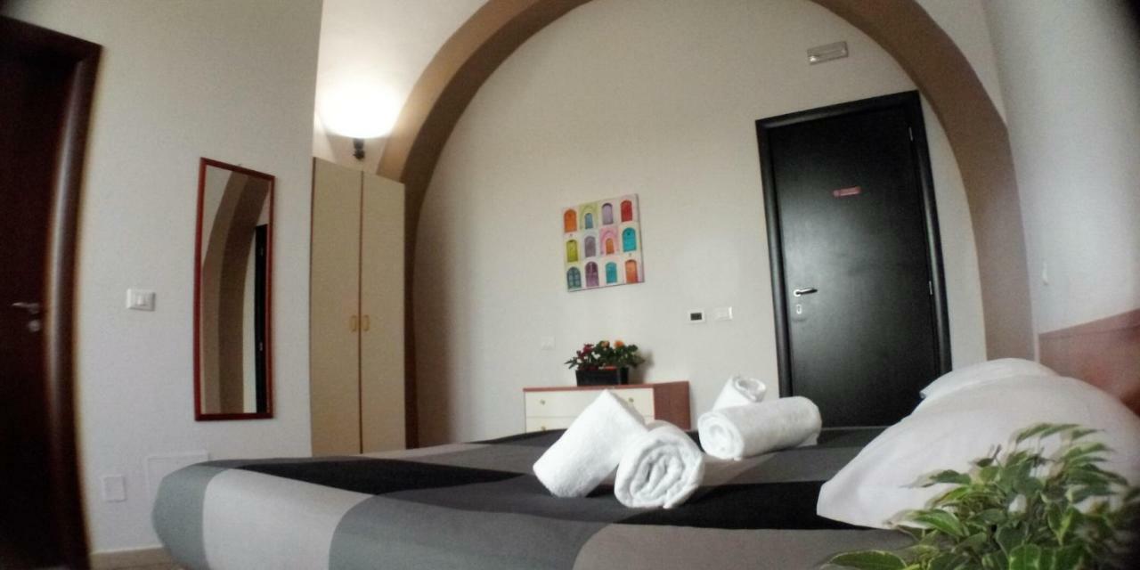 Le Scalette - Affittacamere Terracina Exterior photo